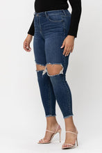 Load image into Gallery viewer, Mid Rise Knee Hole Crop Skinny Jean
