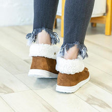 Load image into Gallery viewer, Sherpa Lined Moccasin Style Sneaker
