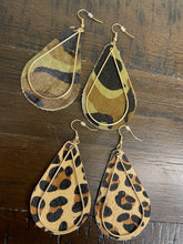 Load image into Gallery viewer, Printed Tear Drop Earrings
