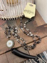 Load image into Gallery viewer, Black Horn Necklace
