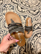 Load image into Gallery viewer, Rose Sandals - Grey
