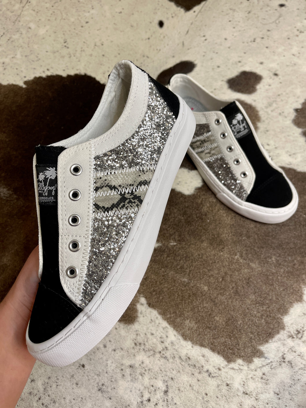 Sparkle Snake Sneaks