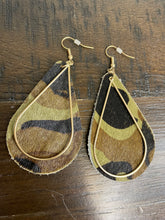 Load image into Gallery viewer, Printed Tear Drop Earrings
