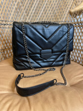 Load image into Gallery viewer, Everyday Wear Black Purse
