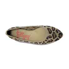 Load image into Gallery viewer, Knitted Leopard Flat With Memory Foam
