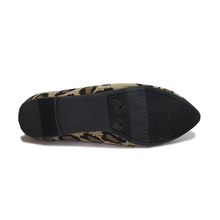 Load image into Gallery viewer, Knitted Leopard Flat With Memory Foam
